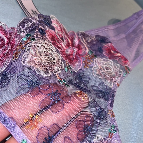 String Victoria secret neuf avec étiquette taille S - Picture 2 of 4